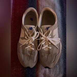 New Balance 327 Grey shoes
